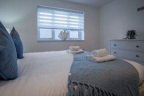 Sunrise - 5 Bedroom Home - Pendine