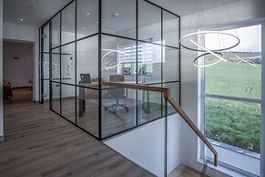 Sunrise - 5 Bedroom Home - Pendine