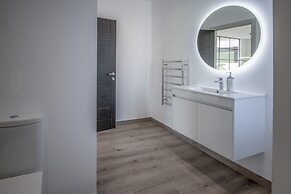 Sunrise - 5 Bedroom Home - Pendine