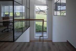 Sunrise - 5 Bedroom Home - Pendine