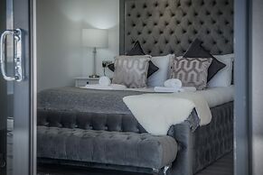 Sunrise - 5 Bedroom Home - Pendine