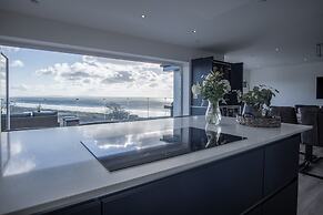 Sunrise - 5 Bedroom Home - Pendine