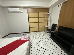 OYO 75396 Look Shine Apartment