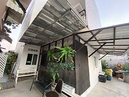 OYO 75396 Look Shine Apartment