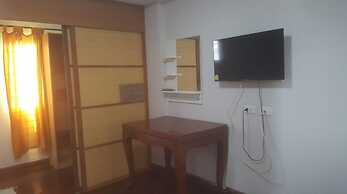 OYO 75396 Look Shine Apartment