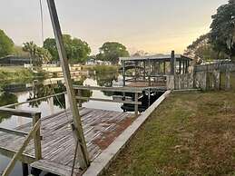 Taylor Creek River Cottage By The Boat Ramp 2 Bedroom Cottage by RedAw