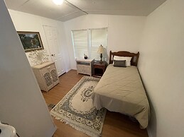 Taylor Creek River Cottage By The Boat Ramp 2 Bedroom Cottage by RedAw