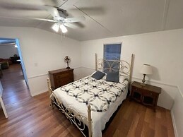 Taylor Creek River Cottage By The Boat Ramp 2 Bedroom Cottage by RedAw