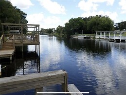 Taylor Creek River Cottage By The Boat Ramp 2 Bedroom Cottage by RedAw