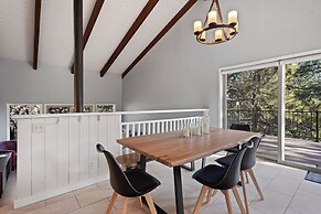 Pet-Friendly Pine Knoll Private Home with Hot Tub and Fire Pit by RedA