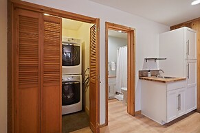 Pet-Friendly Pine Knoll Private Home with Hot Tub and Fire Pit by RedA