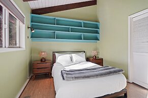 Pet-Friendly Pine Knoll Private Home with Hot Tub and Fire Pit by RedA