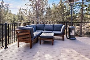 Pet-Friendly Pine Knoll Private Home with Hot Tub and Fire Pit by RedA