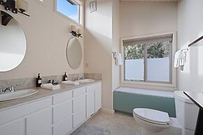 Pet-Friendly Pine Knoll Private Home with Hot Tub and Fire Pit by RedA