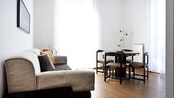 Mi-pfir4a4 - Piazza Firenze 4