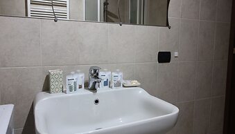 Mi-sant3at - Piazza Santa Maria Alla Fontana 3