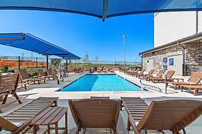 Holiday Inn Express Kansas City North – Parkville by IHG