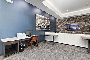 Holiday Inn Express Kansas City North – Parkville by IHG