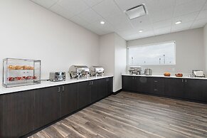 Holiday Inn Express Kansas City North – Parkville by IHG