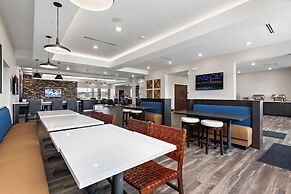 Holiday Inn Express Kansas City North – Parkville by IHG
