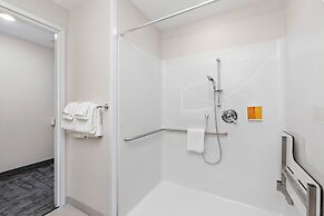 Holiday Inn Express Kansas City North – Parkville by IHG