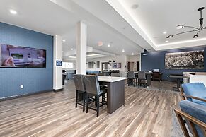 Holiday Inn Express Kansas City North – Parkville by IHG