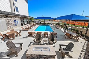 Holiday Inn Express Kansas City North – Parkville by IHG