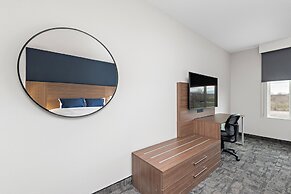 Holiday Inn Express Kansas City North – Parkville by IHG