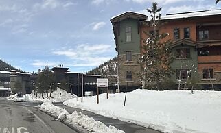 Fireside at The Village - Near Hike/bike!