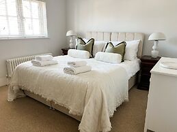 Windsor Mews by Stay Focused SA