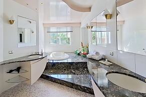 Les Jardins de la Muse / BnB maison d'hôte, piscine couverte et spa