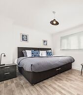Three Bedroom Apartment by Klass Living Serviced Accommodation Coatbri