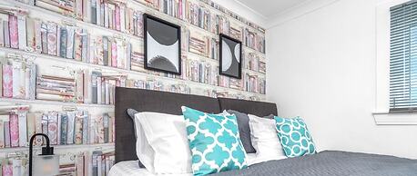 Three Bedroom Apartment by Klass Living Serviced Accommodation Coatbri