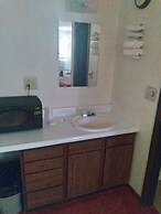 OYO Sandman Inn