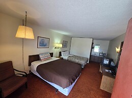 OYO Sandman Inn