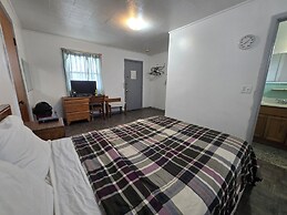 OYO Sandman Inn