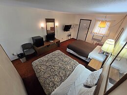 OYO Sandman Inn