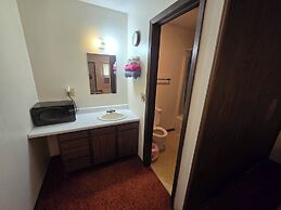 OYO Sandman Inn