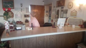 OYO Sandman Inn