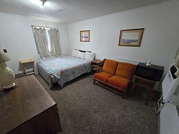 OYO Sandman Inn