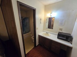 OYO Sandman Inn