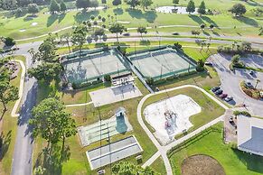 3608 Apartment with 3 swimming pools , Near Disney world.