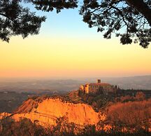 Palagio 19 in Chianti With Shared Pool