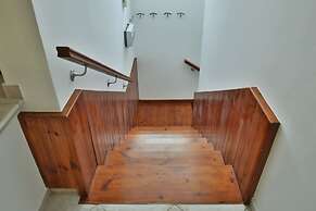 Nestor Hillside Moniatis House