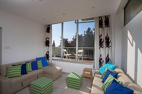 Athenaeum Beachside Studio