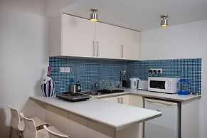 Athenaeum Beachside Studio