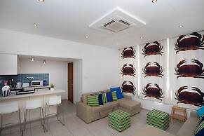 Athenaeum Beachside Studio