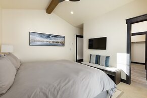 54 Outpost Drive The Alders - Private Hot Tub 4 Bedroom Condo by RedAw