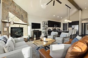 54 Outpost Drive The Alders - Private Hot Tub 4 Bedroom Condo by RedAw