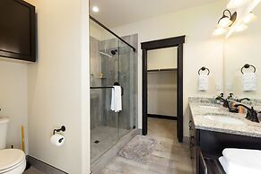 54 Outpost Drive The Alders - Private Hot Tub 4 Bedroom Condo by RedAw